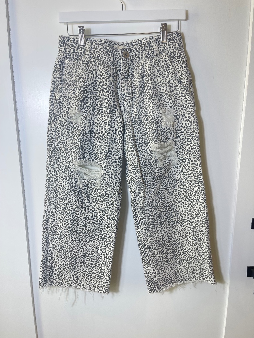 Women's POL Cropped Distressed Leopard Print Wide Leg Cotton Jeans Size Small